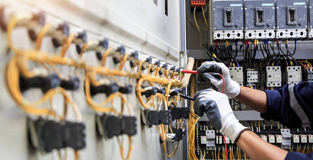 Professional Electrician technician working in Rexland Acres, CA